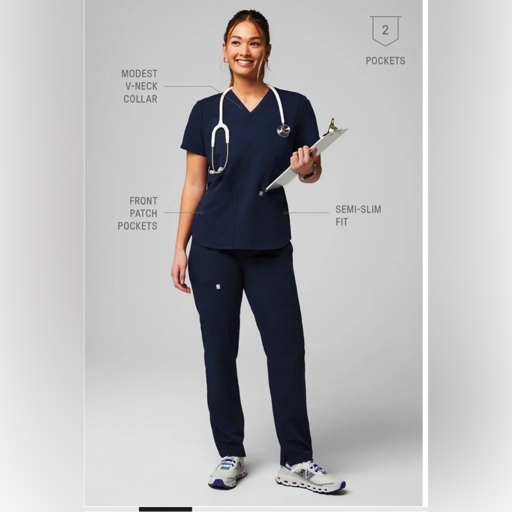 Fabletics Women’s Navy Scrub Set